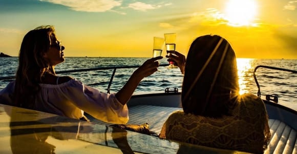 La Spezia: Sunset Boat Tour with Aperitivo and Snacks