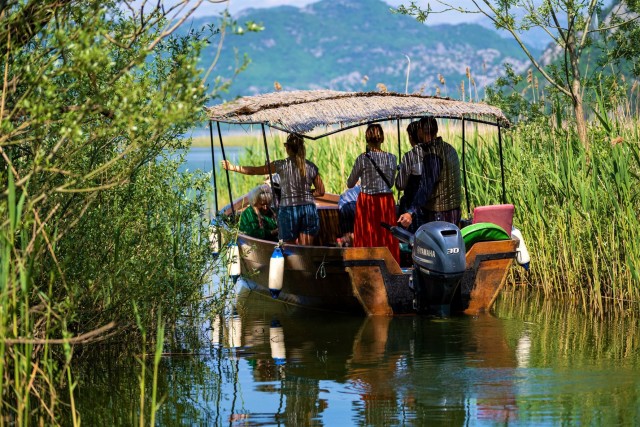 Virpazar: Panoramische boottocht op het meer van Skadar naar het Kom-klooster