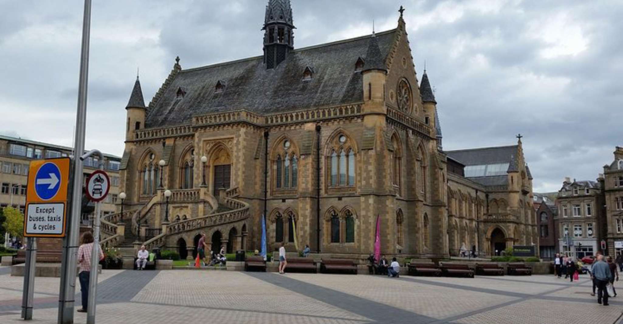 Dundee, Self-Guided Audio Walking Tour - Housity