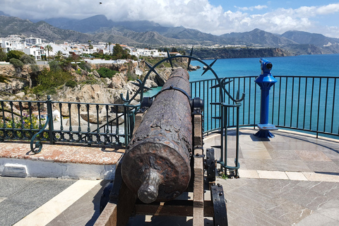 Da Malaga: escursione guidata di un giorno ai villaggi di Nerja e FrigilianaDa Malaga: Nerja e Frigiliana