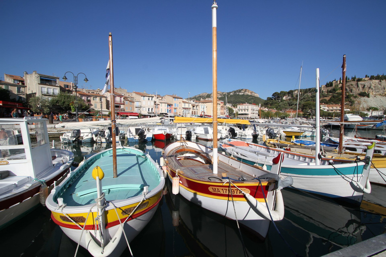 Marsylia: Cassis La Ciotat Tour Beetle VW automatyczna wypożyczalniaconduisez une VW du port croisière Marseille Cassis laciotat