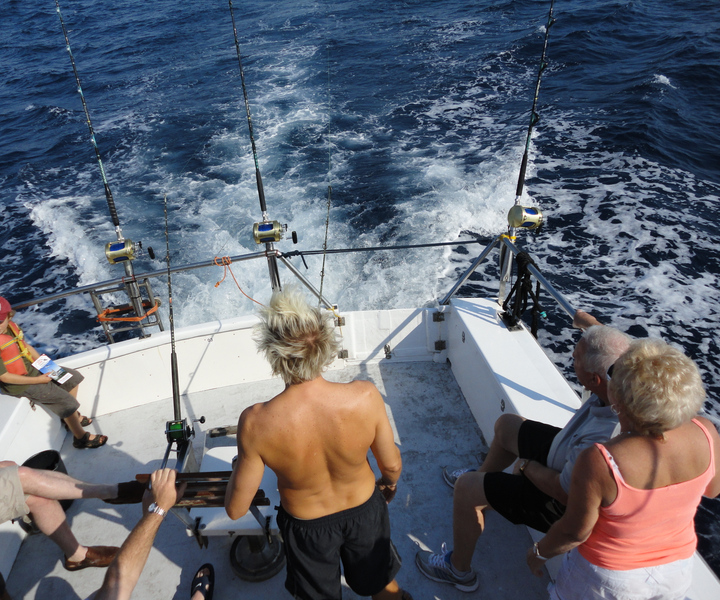 Quarteira: Algarve Reef Fishing Boat Trip with Gear