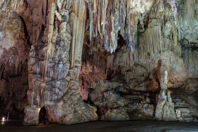 Nerja: Indgangsbillet til Nerjas grotter med audioguide