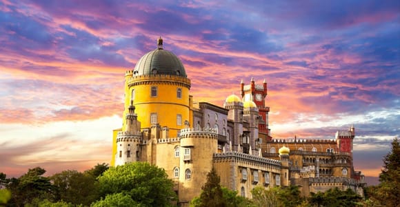 Lissabon: Sintra, Pena, Cabo da Roca, Regaleira & Cascais Tour mit Abholung