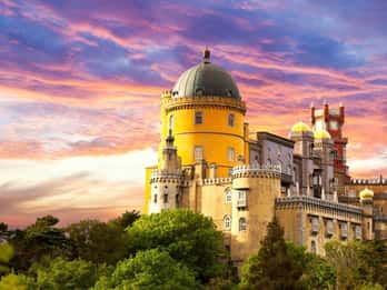 Lisbon: Sintra, Pena, Cabo da Roca, Cascais Tour with Pickup