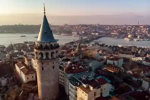 Galata Tower: Skip-the-Line Ticket with Audio or Guided Tour