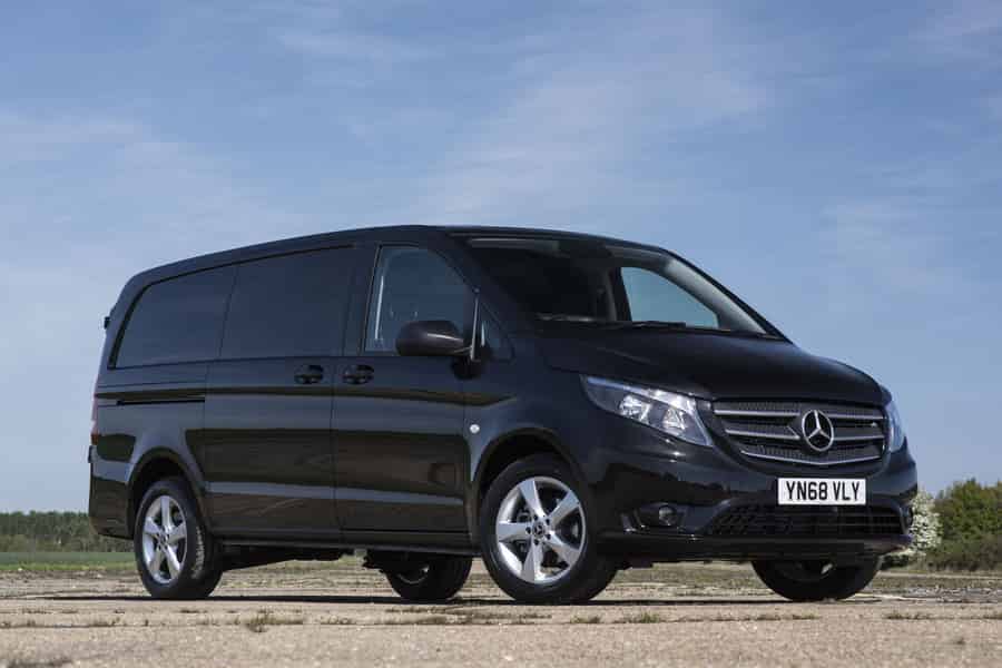 Istanbul: Minivan-Transfer vom Flughafen Istanbul IST