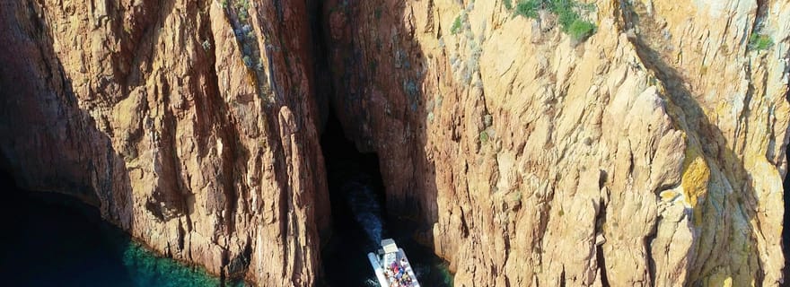 Cargèse : Calanques de Piana Capo Rosso Tour en bateau semi-rigide