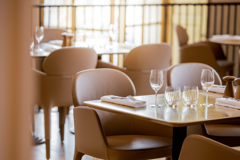 Versailles : Entrée sans file d'attente et heure du thé à Ore