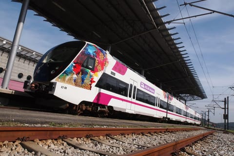 Kuala Lumpur: KLIA Train Ticket, City Tour, and Drop-Off