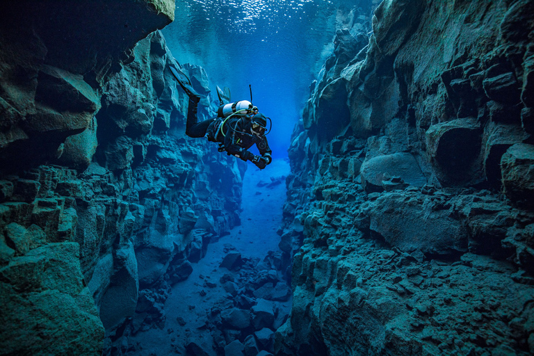 Silfra: Diving Between Tectonic PlatesWith Meeting Point