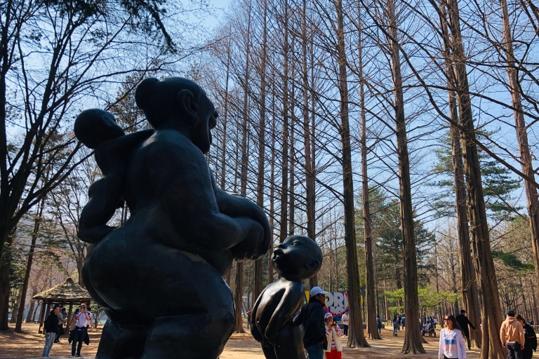 Seúl: Recorrido por Seoraksan, Nami y el Jardín de la Calma Matutina de la UNESCOExcursión en Grupo (Temporada de Hojas de Otoño), Encuentro en Hongdae