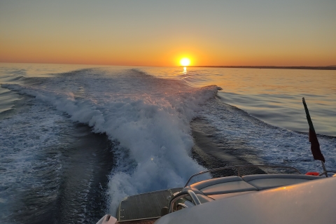 Algarve: Private YachtvermietungBootsfahrt bei Sonnenuntergang 2h30