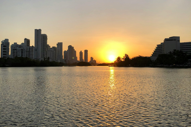 5-Day Cartagena Experience with Sunset Cruise & Street Food