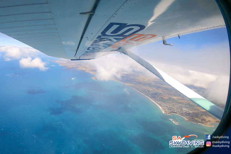 Adelaide: Tandem Skydiving Adventure over Goolwa 15,000ft over Goolwa