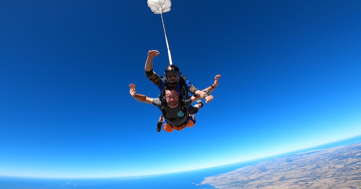 Adelaide: Tandem Skydiving Adventure over Goolwa | GetYourGuide