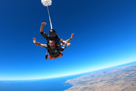 Adélaïde : Aventure en parachute en tandem au-dessus de Goolwa9 000ft au-dessus de Goolwa