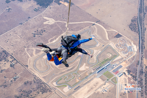 Adelaide: Skydive & Mustang Passenger Hotlaps Tour