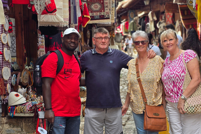 Au départ de Durres : visite de Kruje, de la montagne sacrée et du vieux bazar