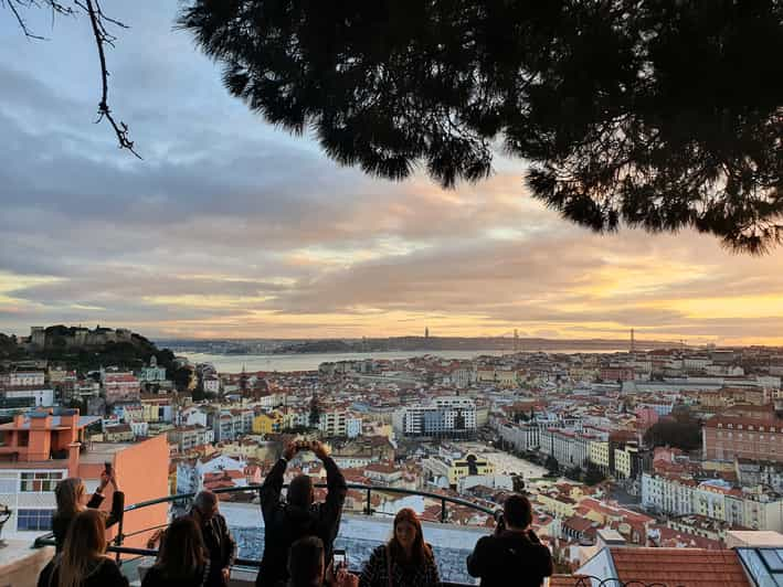 Lisboa Tour Privado En Tuk Tuk El Ctrico Por Las Siete Colinas