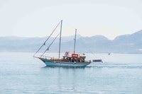 Hersonisos, круиз на лодках с остановками плавания и обедом - Housity