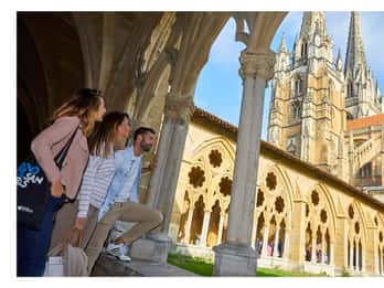 From San Sebastian: Biarritz and Bayonne Minibus Tour