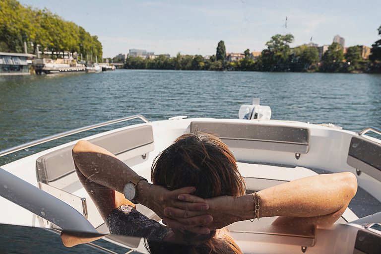 Paris: Private Seine River Cruise Paris: Private Seine River Cruise with Guide