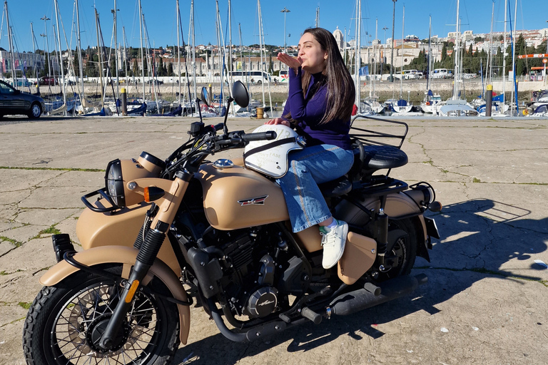 Lisbonne: Sidecar TourVisite de Lisbonne en Sidecar - Demi-journée