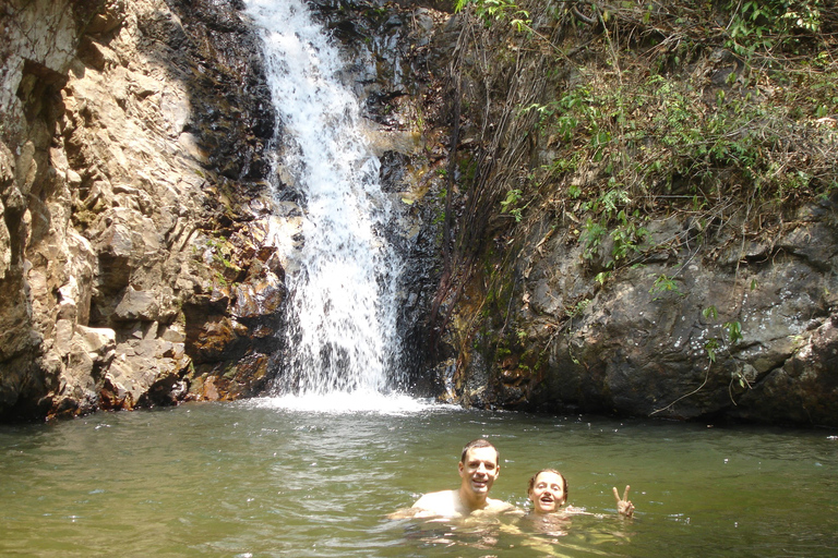 Krabi : Maison de soins pour éléphants et excursion aux chutes d'eau à 7 niveaux de Huay Tho