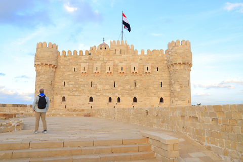 Desde El Cairo: tour histórico de día completo a AlejandríaTour compartido sin ticket de acceso