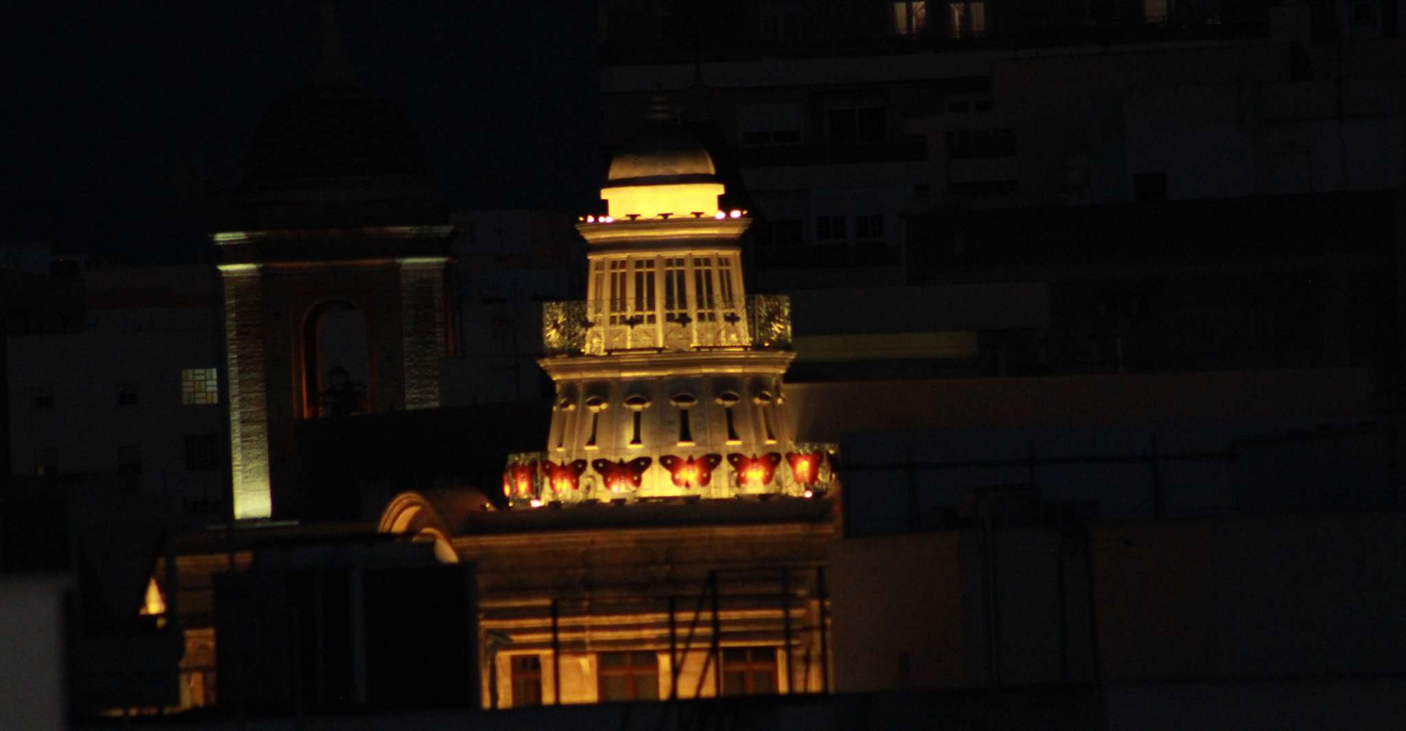 Almería, Legends and Mysteries Evening Walking Tour - Housity