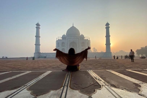 Taj Mahal Tour mit dem Gatimaan Express ab Delhi & freie MahlzeitenTaj Mahal Tour mit dem Gatimaan Zug und kostenlosem Frühstück ab Delhi