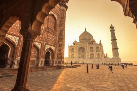 Taj Mahal Tour mit dem Gatimaan Express ab Delhi & freie MahlzeitenTaj Mahal Tour mit dem Gatimaan Zug und kostenlosem Frühstück ab Delhi