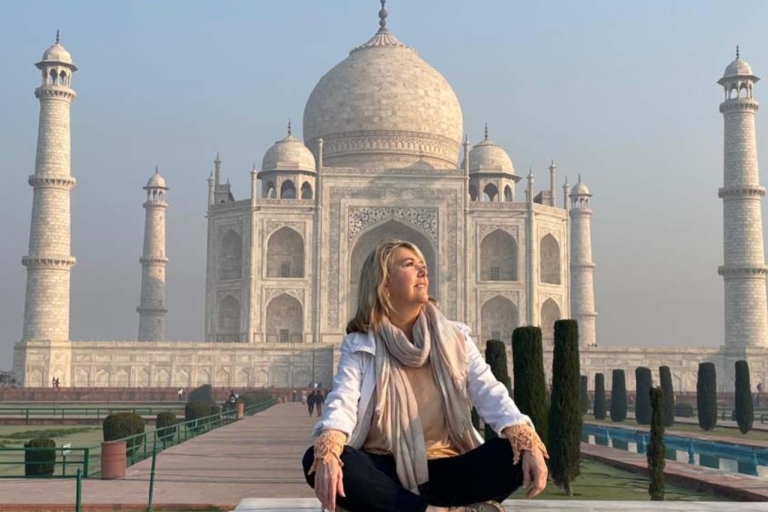 Visita al Taj Mahal en el Gatimaan Express desde Delhi y comidas gratisExcursión al Taj Mahal en tren Gatimaan y desayuno gratis desde Delhi