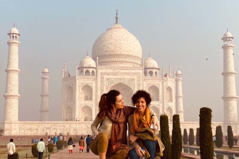 Taj Mahal-tour door Gatimaan Express vanuit Delhi en gratis maaltijdenTaj Mahal-tour met Gatimaan-trein en gratis ontbijt vanuit Delhi
