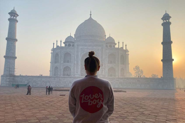 Taj Mahal Tour mit dem Gatimaan Express ab Delhi & freie MahlzeitenTaj Mahal Tour mit dem Gatimaan Zug und kostenlosem Frühstück ab Delhi