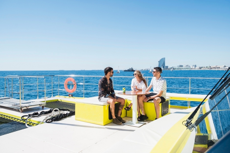 Barcelona: Hop-On Hop-Off Bus with Eco Catamaran Cruise 2-Day Ticket and 1-hour Catamaran