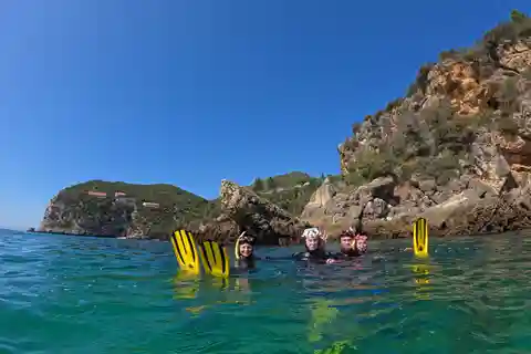 Arrábida: Snorkeling experience in Arrábida Marine Reserve