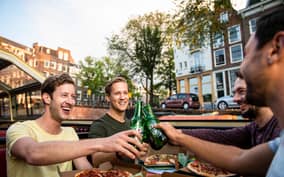 Amsterdam: Evening Canal Cruise with Pizza and Drinks