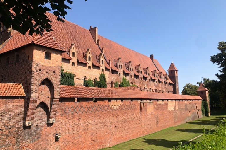 Gdansk: visite du château de Malbork et de la Westerplatte avec déjeuner localChâteau de Malbork: visite avec déjeuner traditionnel