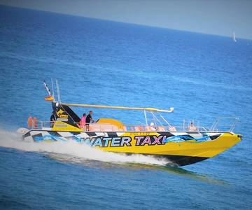 Corralejo: Isla de Lobos Round-Trip Ticket with Park Entry