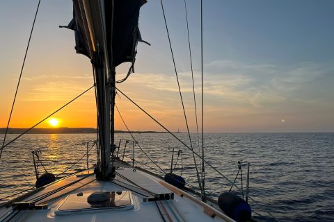 Palermo: gita in barca a vela al tramonto con aperitivo