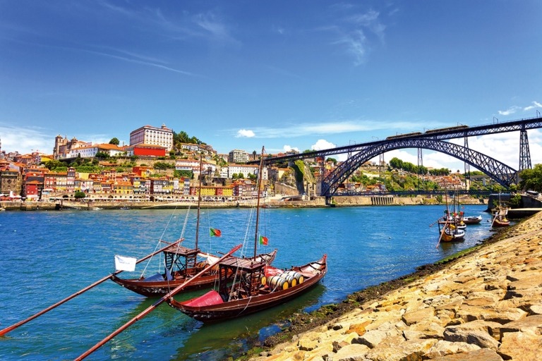 Oporto: bus turístico, crucero por el río y visita a bodegaTicket de 24 horas para el autobús turístico