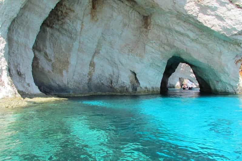 visit kefalonia from zante