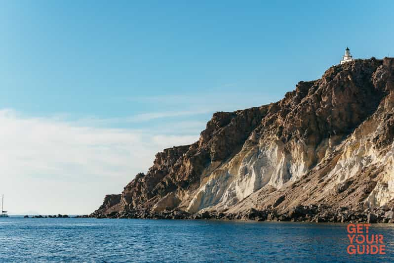 Santorin Private Katamaran Tour mit BBQ Mahlzeit und Getränken