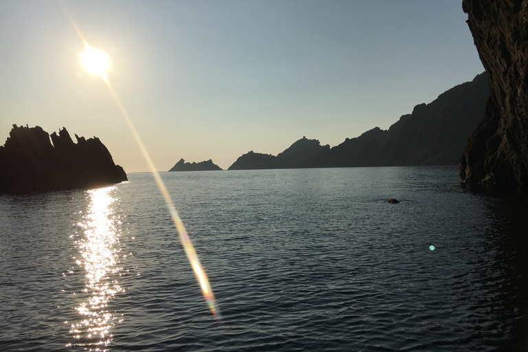 Cargèse : Scandola, Girolata et Piana : tour en bateau l'après-midiCargèse : Scandola, Girolata et Piana : visite en bateau l'après-midi