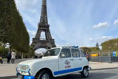 Paris - privat sightseeingtur Privat sightseeing-tur i Renault 4L elektrisk 2h