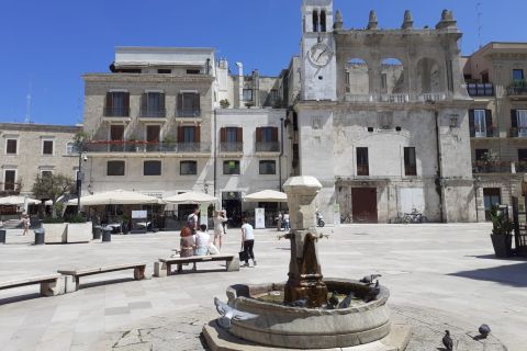 Bari: Tour from Harbor to Old City, Walk & Taste