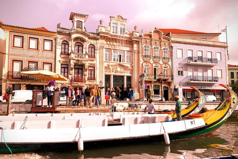 From Lisbon: Private Tour to Aveiro with Drop-off in Porto