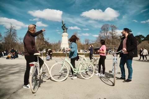 Madrid: historische vintage fietstocht met gidsRondleiding op een vintage fiets